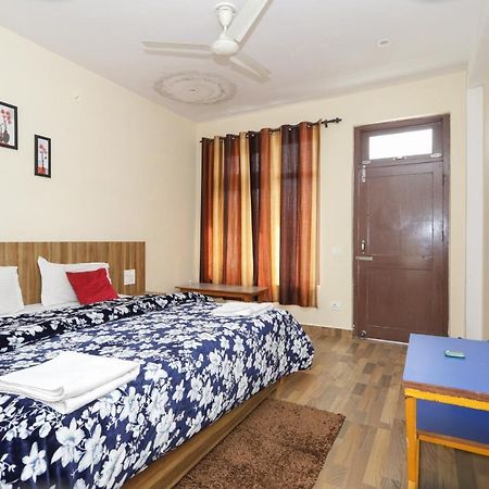 Moustache Mcleodganj Hostel แมคลอยด์กันจ์ ภายนอก รูปภาพ