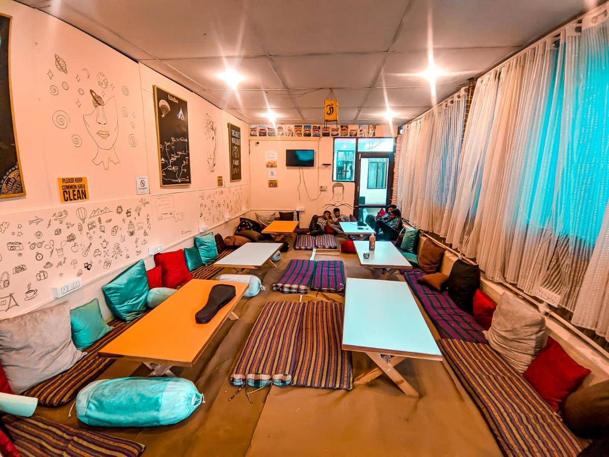 Moustache Mcleodganj Hostel แมคลอยด์กันจ์ ภายนอก รูปภาพ