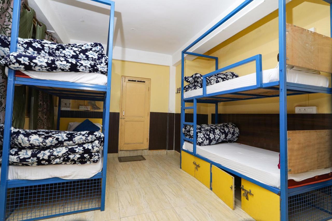 Moustache Mcleodganj Hostel แมคลอยด์กันจ์ ภายนอก รูปภาพ