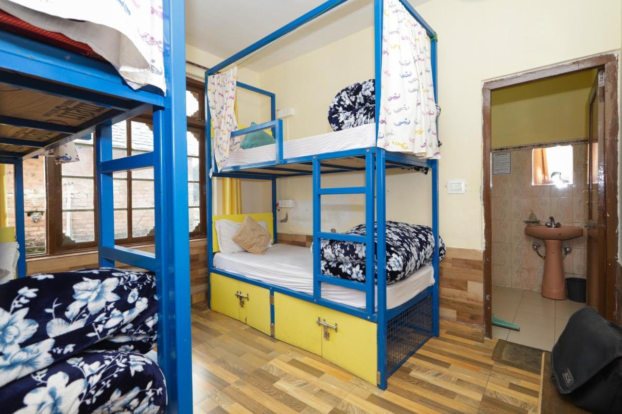 Moustache Mcleodganj Hostel แมคลอยด์กันจ์ ภายนอก รูปภาพ