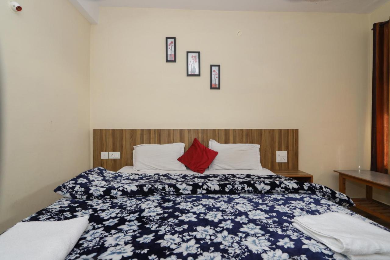 Moustache Mcleodganj Hostel แมคลอยด์กันจ์ ภายนอก รูปภาพ