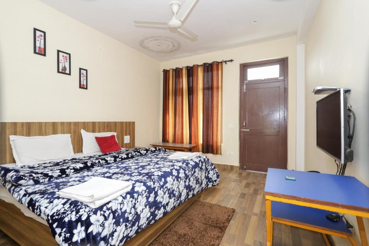 Moustache Mcleodganj Hostel แมคลอยด์กันจ์ ภายนอก รูปภาพ